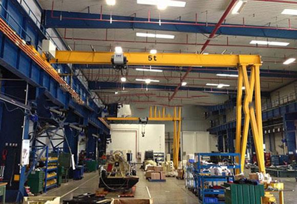 Europska polu-golijanska dizalica